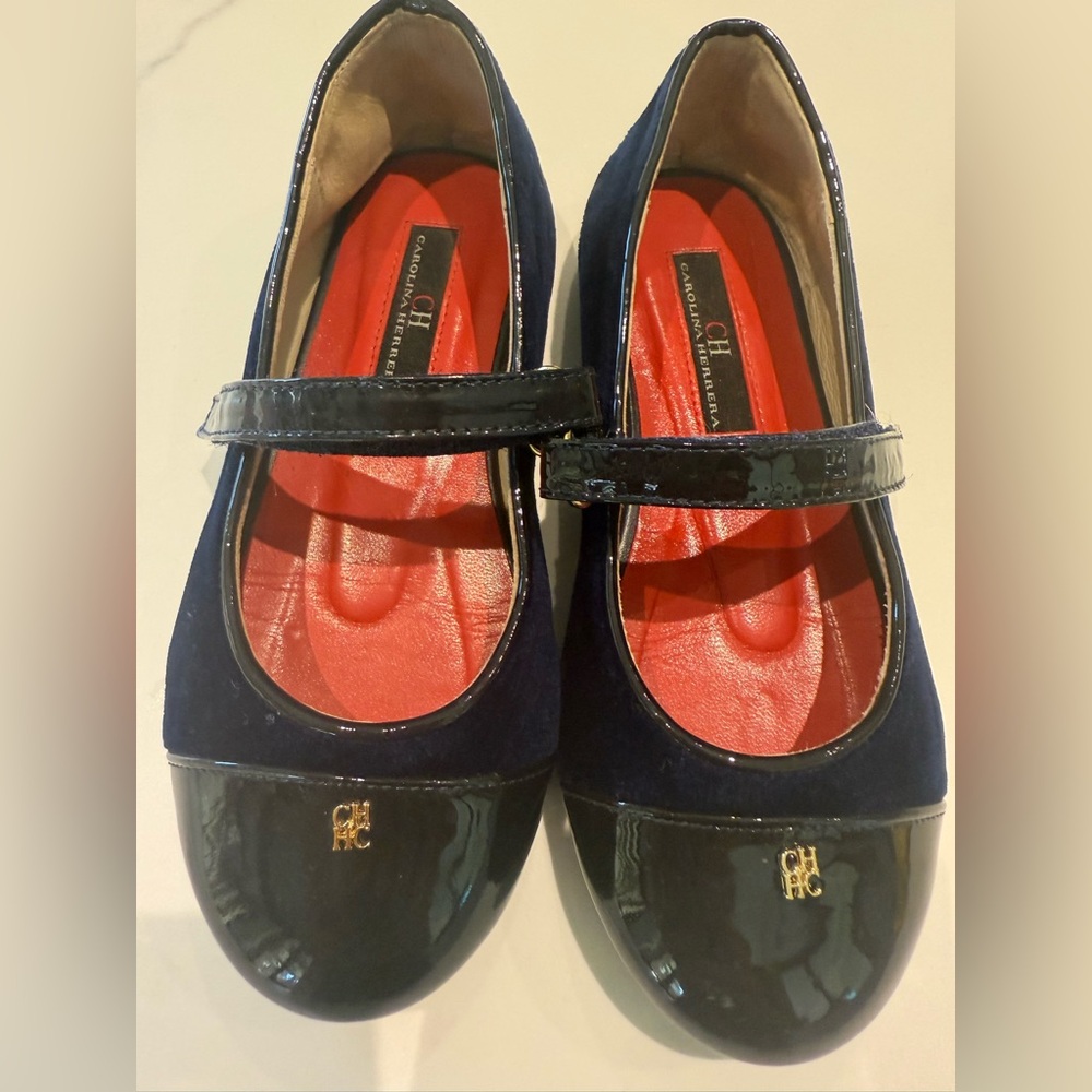 Carolina Herrera Black and Navy Patent Leather Flats - Picture 4 of 4